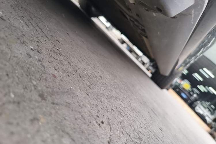 Used Hima AITO M9 2025 Extended-Range Ultra Version 52 kWh 6-Seater Left Side Sill