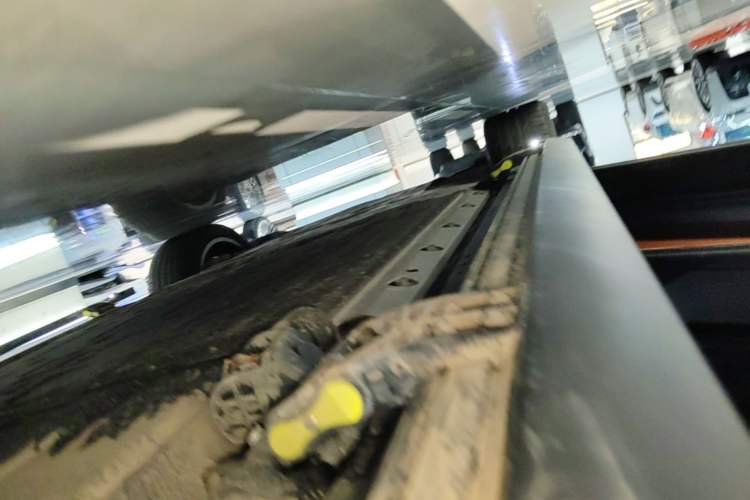 Used Hima AITO M9 2025 Extended-Range Ultra Version 52 kWh 6-Seater Left Side Sill