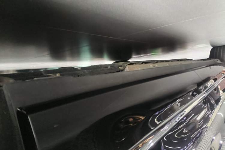 Used Hima AITO M9 2025 Extended-Range Ultra Version 52 kWh 6-Seater Left Side Sill