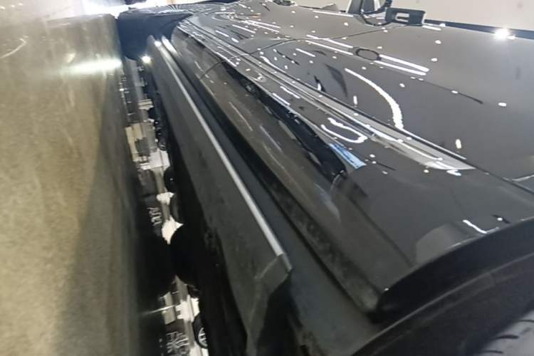 Used Hima AITO M9 2025 Extended-Range Ultra Version 52 kWh 6-Seater Left Side Sill