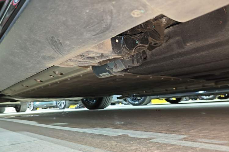 Used Hima AITO M9 2025 Extended-Range Ultra Version 52 kWh 6-Seater Left Side Sill
