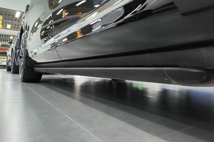 Used Hima AITO M9 2025 Extended-Range Ultra Version 52 kWh 5-Seater Edition Left Side Sill