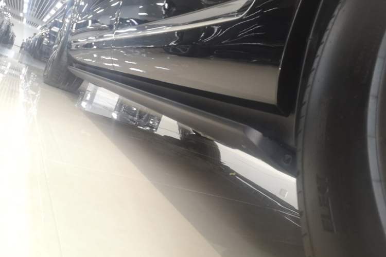 Used Hima AITO M9 2025 Extended-Range Ultra Version 52 kWh 5-Seater Edition Left Side Sill