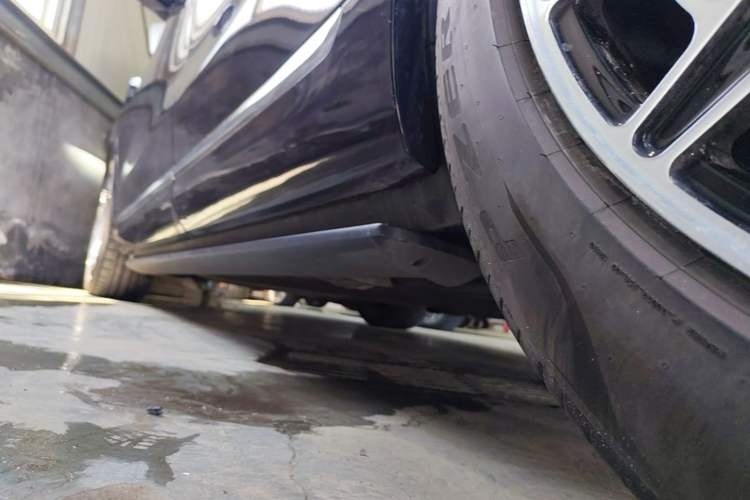 Used Hima AITO M9 2025 Extended-Range Ultra Version 52 kWh 5-Seater Edition Left Side Sill