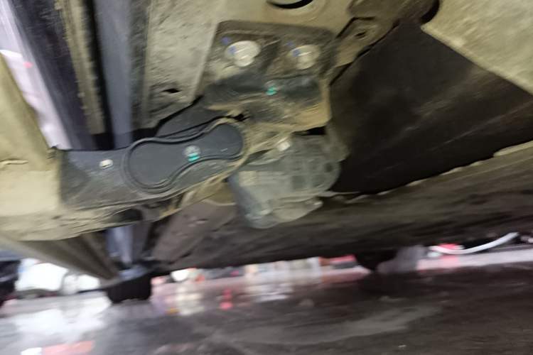 Used Hima AITO M9 2025 Extended-Range Ultra Version 52 kWh 6-Seater Left Side Sill