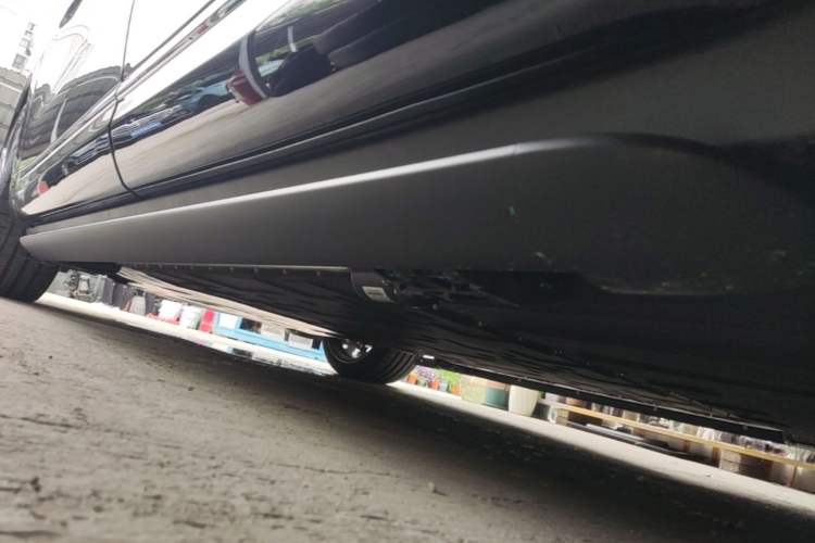 Used Hima AITO M9 2025 Model Range-Extended Ultra Edition 52kWh 6-seater (896-line LiDAR) Left Side Sill