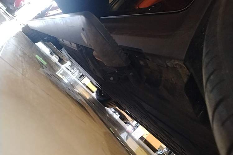 Used Hima AITO M9 2025 Extended-Range Ultra Version 52 kWh 6-Seater Left Side Sill