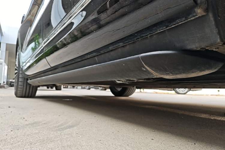 Used Hima AITO M9 2025 Extended-Range Ultra Version 52 kWh 6-Seater Left Side Sill