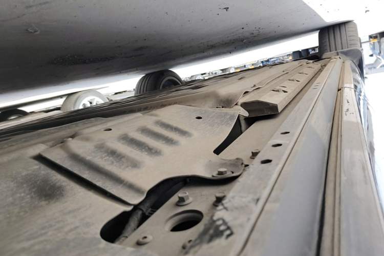 Used Hima AITO M9 2025 Extended-Range Ultra Version 52 kWh 6-Seater Left Side Sill