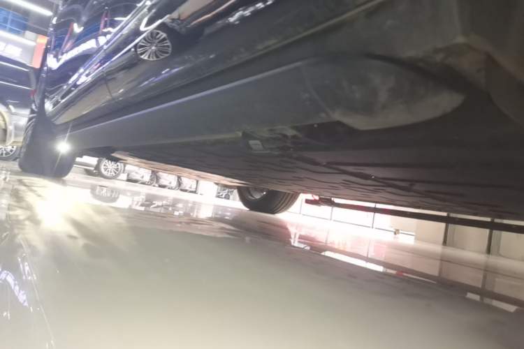 Used Hima AITO M9 2025 Extended-Range Ultra Version 52 kWh 5-Seater Edition Left Side Sill