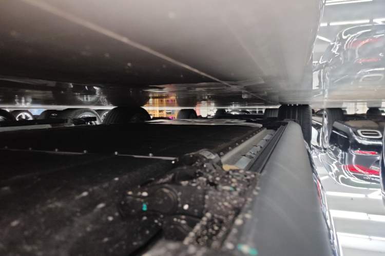 Used Hima AITO M9 2025 Extended-Range Ultra Version 52 kWh 6-Seater Left Side Sill
