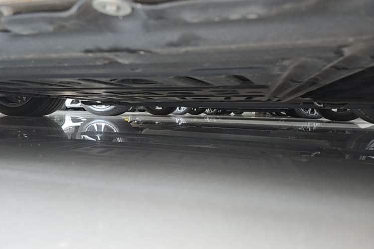 Used Hima AITO M9 2025 Extended-Range Max Version 52 kWh 6-Seater Edition Left Side Sill