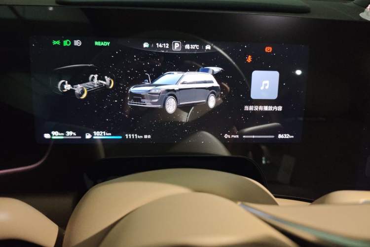 Used Hima AITO M9 2025 Extended-Range Ultra Version 52 kWh 5-Seater Edition Odometer Close Up