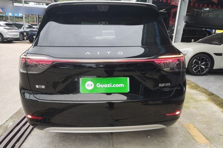 Used Hima AITO M9 2025 Extended-Range Ultra Version 52 kWh 6-Seater Rear