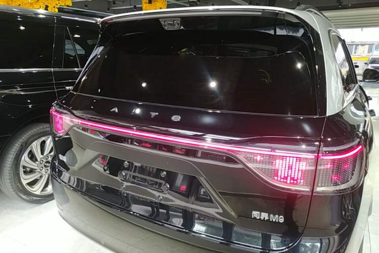 Used Hima AITO M9 2025 Extended-Range Ultra Version 52 kWh 6-Seater Rear