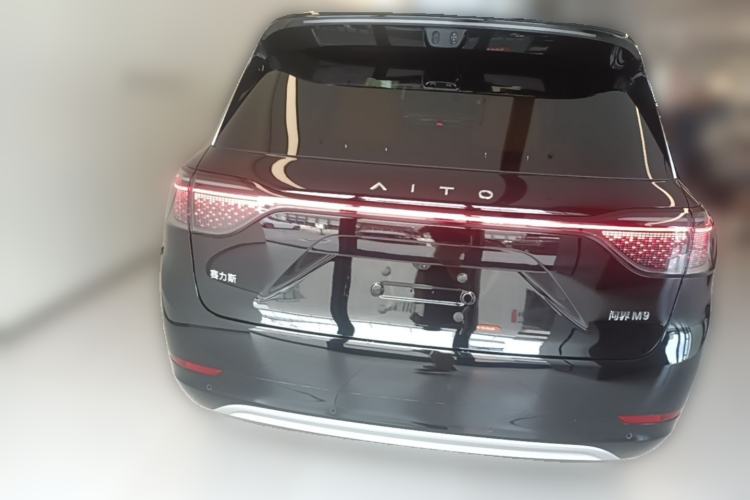 Used Hima AITO M9 2025 Extended-Range Ultra Version 52 kWh 6-Seater Rear