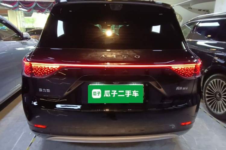 Used Hima AITO M9 2025 Extended-Range Ultra Version 52 kWh 6-Seater Rear
