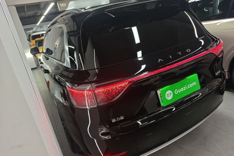 Used Hima AITO M9 2025 Extended-Range Ultra Version 52 kWh 6-Seater Rear Left 45 Deg