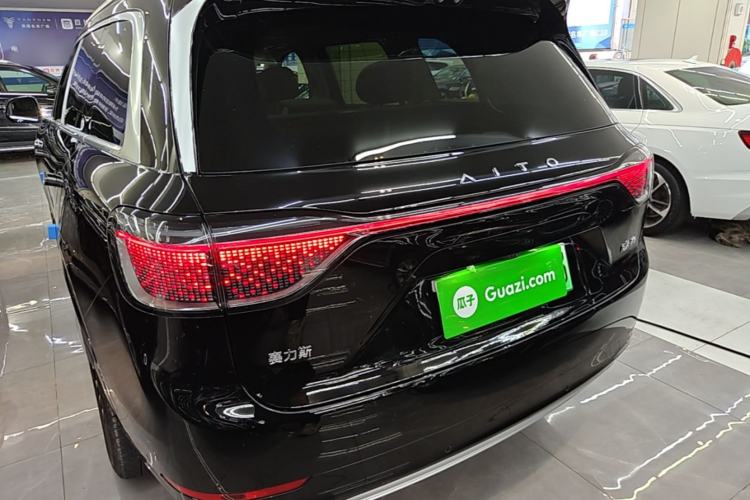 Used Hima AITO M9 2025 Extended-Range Ultra Version 52 kWh 5-Seater Edition Rear Left 45 Deg