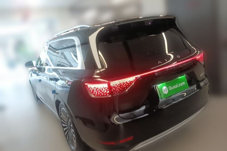Used Hima AITO M9 2025 Extended-Range Ultra Version 52 kWh 6-Seater Rear Left 45 Deg