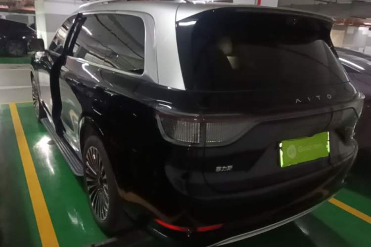 Used Hima AITO M9 2025 Extended-Range Ultra Version 52 kWh 6-Seater Rear Left 45 Deg