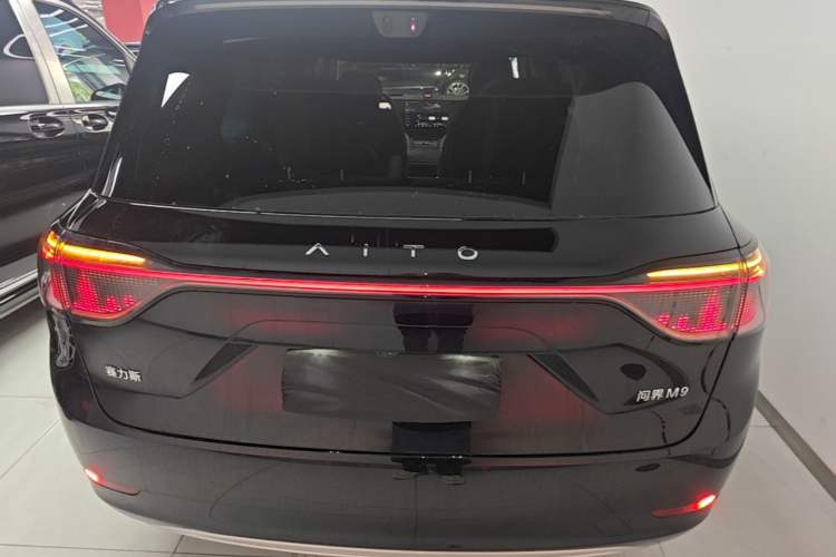 Used Hima AITO M9 2025 Extended-Range Ultra Version 52 kWh 6-Seater Rear