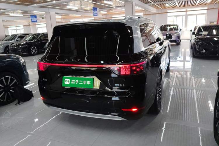 Used Hima AITO M9 2025 Extended-Range Ultra Version 52 kWh 6-Seater Rear Right 45 Deg