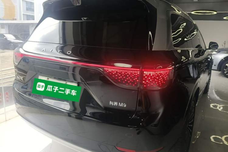 Used Hima AITO M9 2025 Extended-Range Ultra Version 52 kWh 6-Seater Rear Right 45 Deg