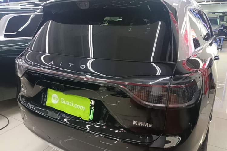 Used Hima AITO M9 2025 Extended-Range Ultra Version 52 kWh 6-Seater Rear Right 45 Deg