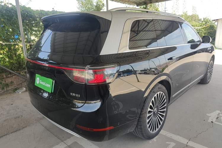 Used Hima AITO M9 2025 Extended-Range Ultra Version 52 kWh 6-Seater Rear Right 45 Deg