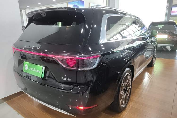 Used Hima AITO M9 2025 Extended-Range Ultra Version 52 kWh 6-Seater Rear Right 45 Deg