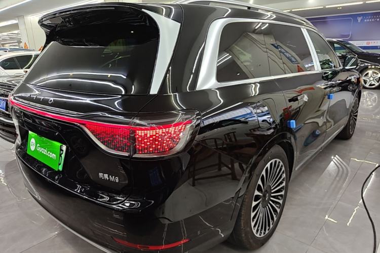 Used Hima AITO M9 2025 Extended-Range Ultra Version 52 kWh 5-Seater Edition Rear Right 45 Deg