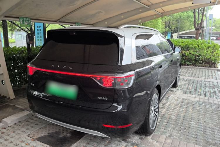 Used Hima AITO M9 2025 Extended-Range Ultra Version 52 kWh 6-Seater Rear Right 45 Deg