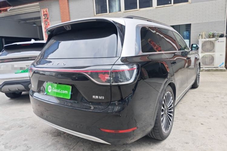Used Hima AITO M9 2025 Extended-Range Ultra Version 52 kWh 6-Seater Rear Right 45 Deg