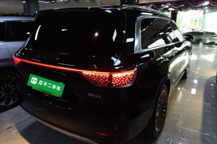 Used Hima AITO M9 2025 Extended-Range Ultra Version 52 kWh 6-Seater Rear Right 45 Deg