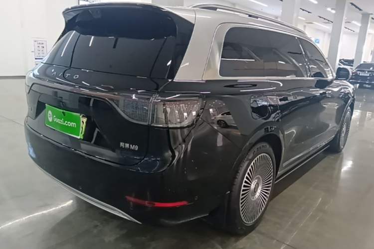 Used Hima AITO M9 2025 Extended-Range Ultra Version 52 kWh 6-Seater Rear Right 45 Deg