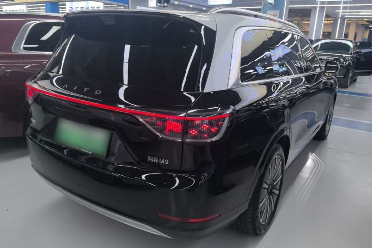 Used Hima AITO M9 2025 Extended-Range Ultra Version 52 kWh 6-Seater Rear Right 45 Deg