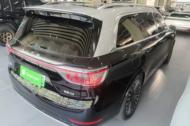 Used Hima AITO M9 2025 Extended-Range Ultra Version 52 kWh 6-Seater Rear Right 45 Deg