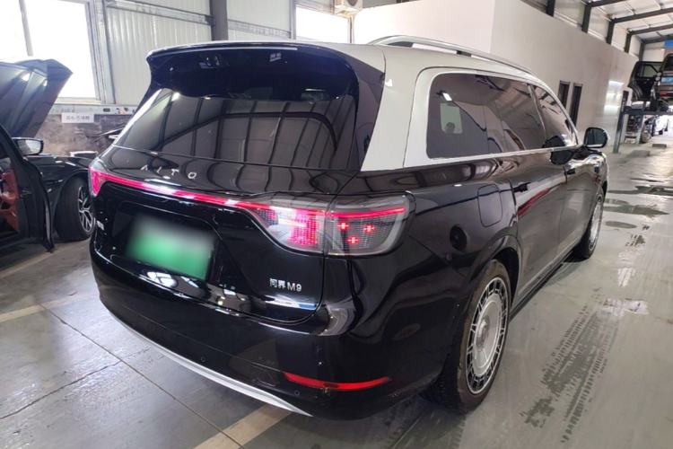 Used Hima AITO M9 2025 Extended-Range Ultra Version 52 kWh 5-Seater Edition Rear Right 45 Deg