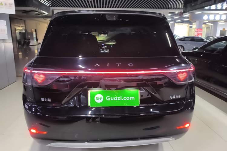 Used Hima AITO M9 2025 Extended-Range Ultra Version 52 kWh 6-Seater Rear