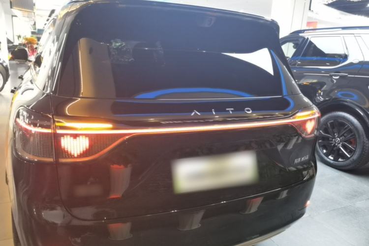 Used Hima AITO M9 2025 Pure Electric Ultra Version 100 kWh 6-Seater Model Rear