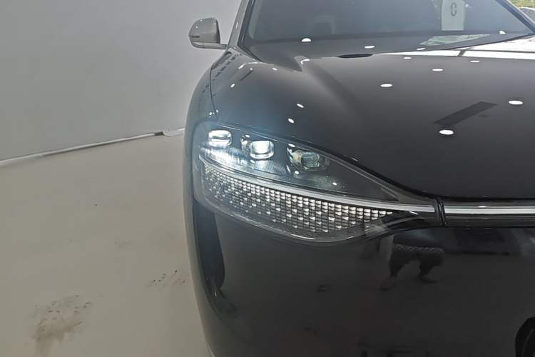 Used Hima AITO M9 2025 Extended-Range Ultra Version 52 kWh 6-Seater Right Front Headlight