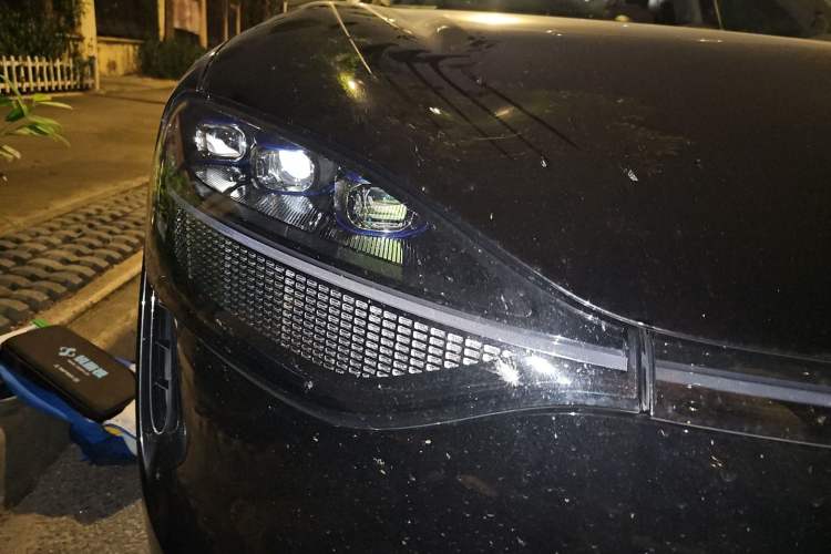 Used Hima AITO M9 2025 Extended-Range Ultra Version 52 kWh 5-Seater Edition Right Front Headlight