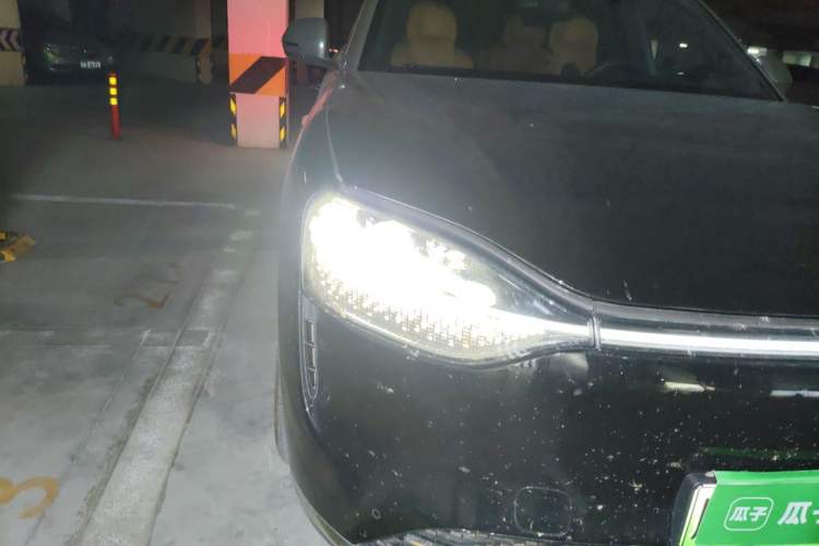 Used Hima AITO M9 2025 Extended-Range Ultra Version 52 kWh 6-Seater Right Front Headlight