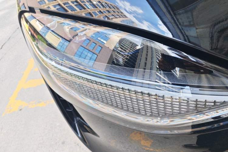 Used Hima AITO M9 2025 Pure Electric Ultra Version 100 kWh 6-Seater Model Right Front Headlight