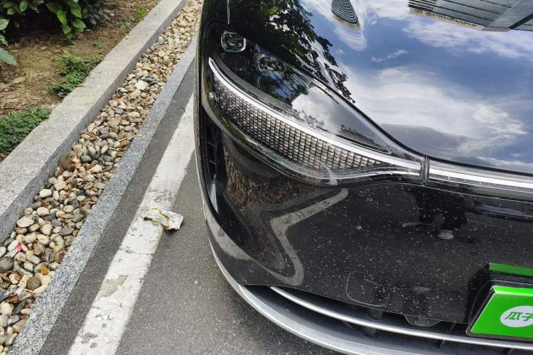 Used Hima AITO M9 2025 Extended-Range Max Version 52 kWh 5-Seater Edition Right Front Headlight