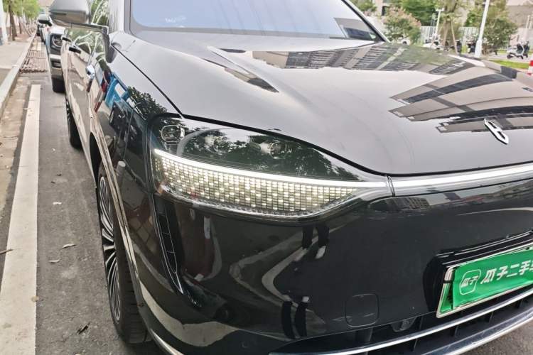 Used Hima AITO M9 2025 Extended-Range Max Version 52 kWh 6-Seater Edition Right Front Headlight