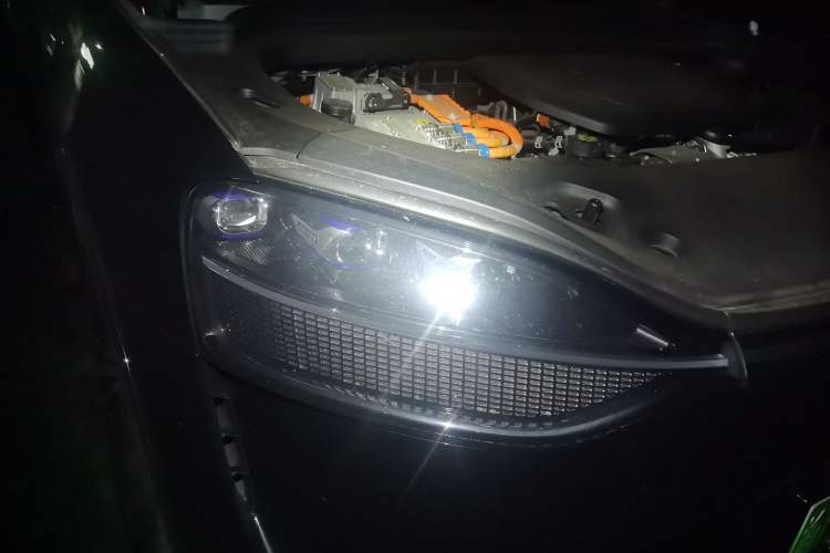Used Hima AITO M9 2025 Extended-Range Ultra Version 52 kWh 5-Seater Edition Right Front Headlight