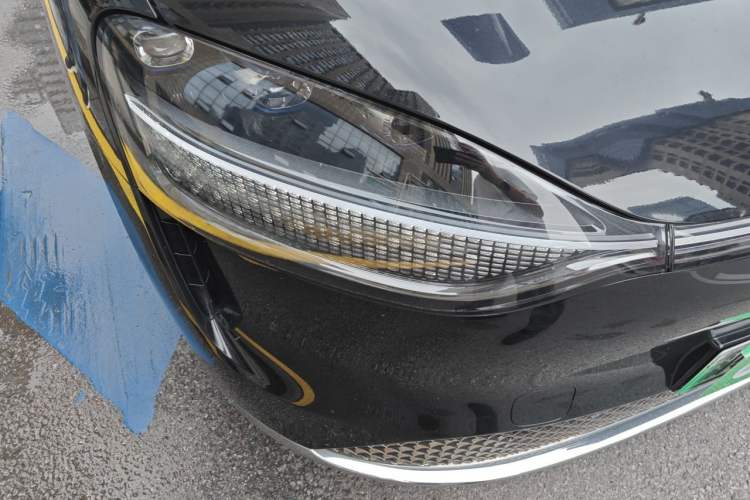 Used Hima AITO M9 2025 All-Electric Max Version 100 kWh 6-Seater Right Front Headlight