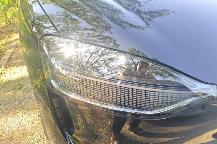 Used Hima AITO M9 2025 Extended-Range Max Version 52 kWh 5-Seater Edition Right Front Headlight